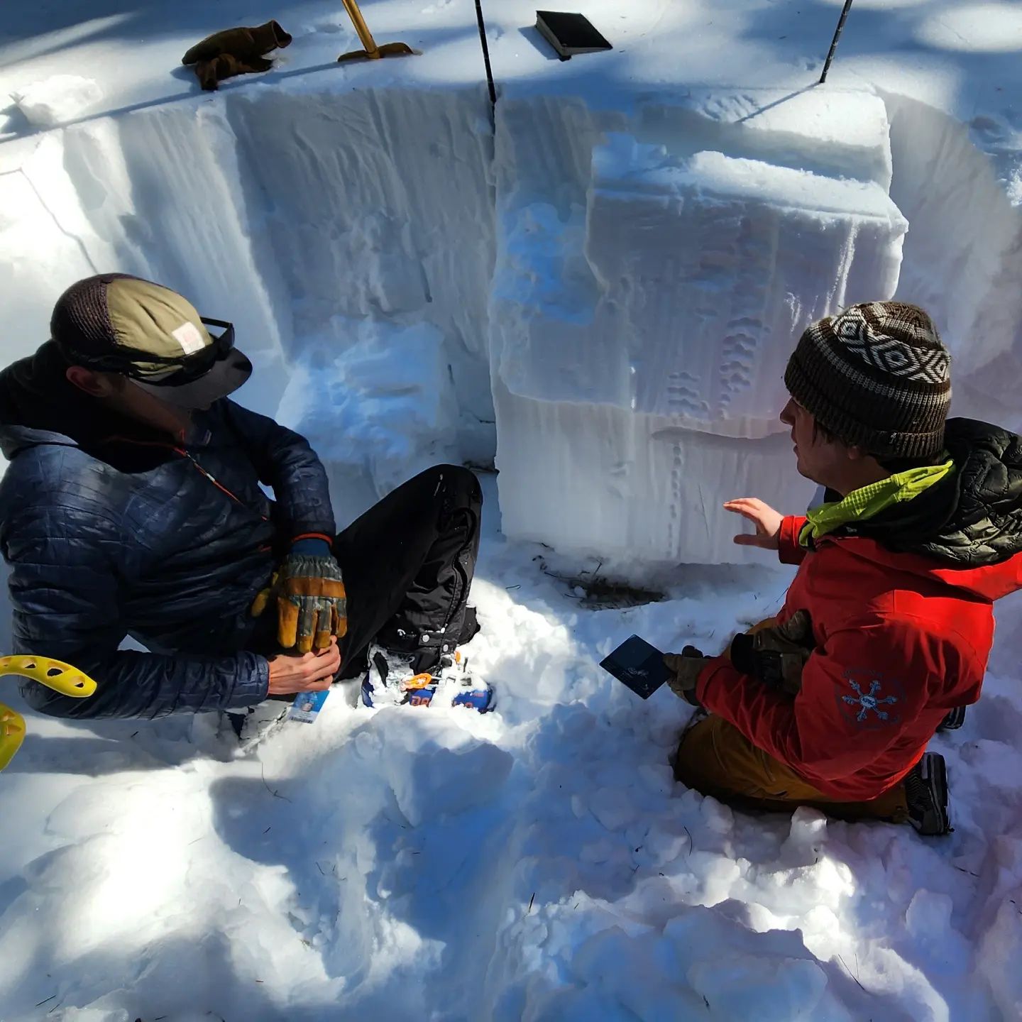 Evaluating the snowpack. February 2023 Level 1 Class.